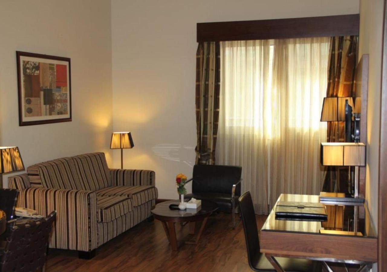 Downtown Plaza Pet Friendly Aparthotel